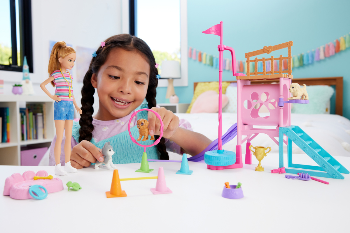 Mattel Set film Barbie playground for pieskow + Stacie