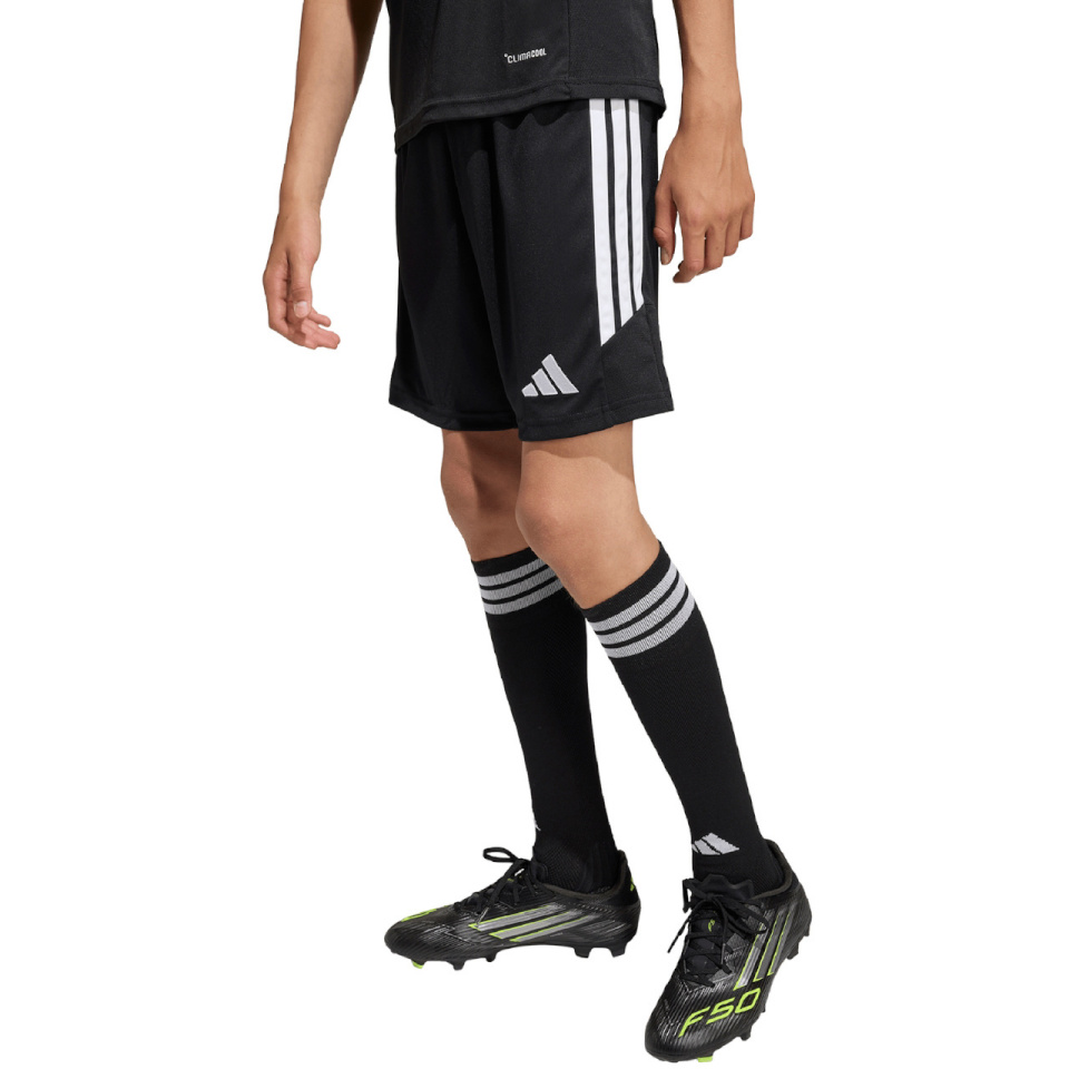 Lühikesed püksid Kids Adidas Tiro 26 League must KA8819 128cm