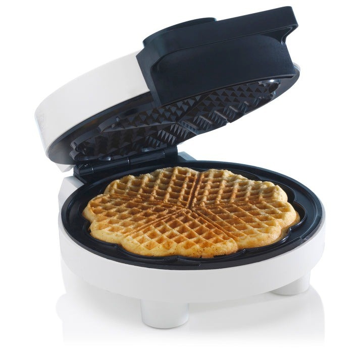 Trebs vahvliküpsetaja 13100 Waffle Maker Heart Shaped, valge