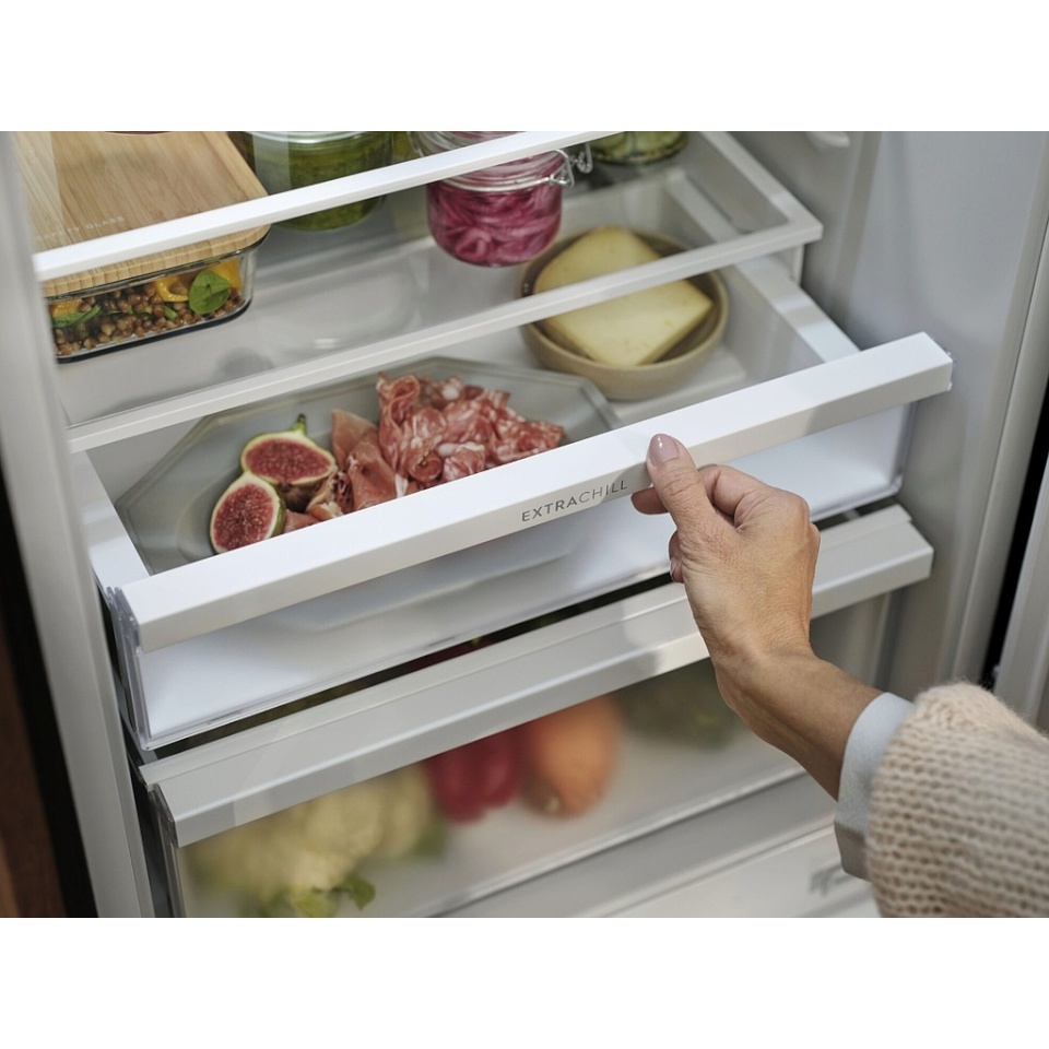 Electrolux külmik integreeritav E7MNAE19S
