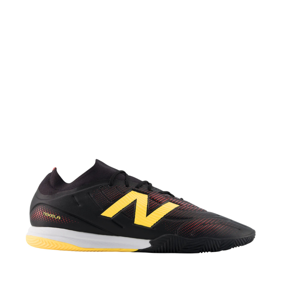 New Balance jalgpallijalatsid Tekela Team Low Laced IN V5 must NBUT3IL4EI suurus 44,5