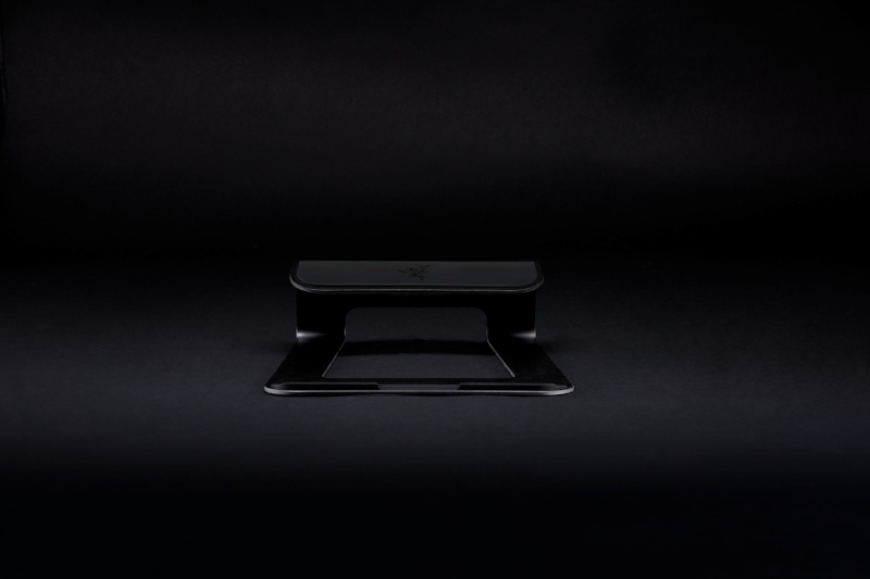 Razer Laptop Stand must