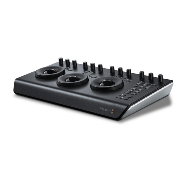 Blackmagic juhtpaneel koos tarkvara litsentsikoodiga DaVinci Resolve Micro Panel 