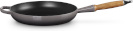 Le Creuset Signature malmpann puidust käepidemega, 28cm, Flint