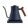 Fellow veekeetja Stagg EKG PRO 900ml in stone sinine with a walnut-coloured handle