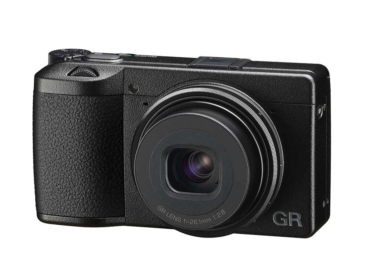 Ricoh GR IIIx must kompaktkaamera