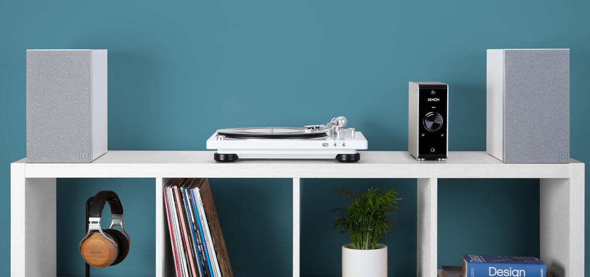 Denon vinüülplaadimängija DP-450USB, valge