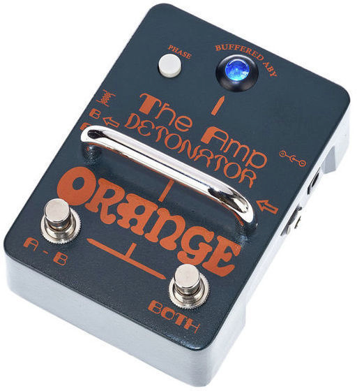 Oranž kitarripedaal Amp Detonator pedaal