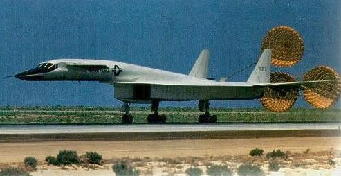 Italeri liimitav mudel XB-70 Valkyrie