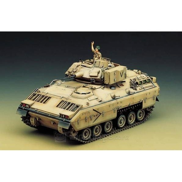 Academy mudel M2 Bradley IFV
