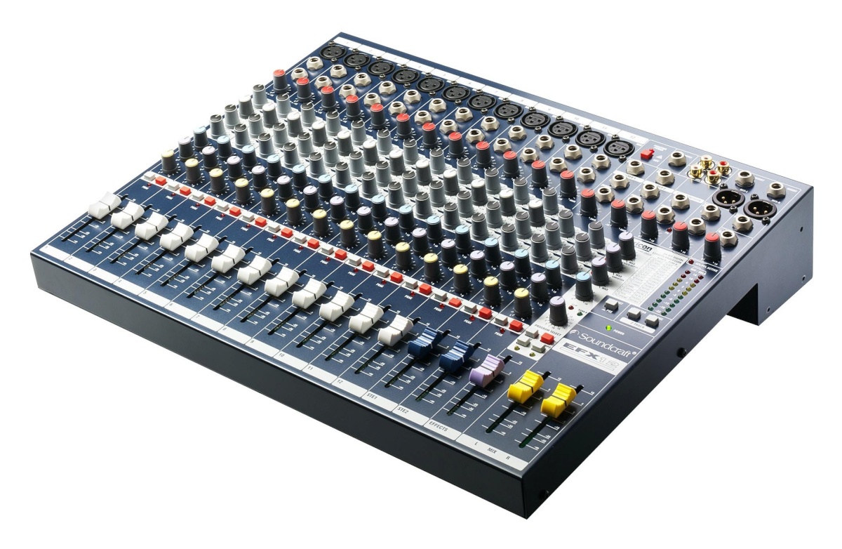 Soundcraft EFX 12 rack-mikser