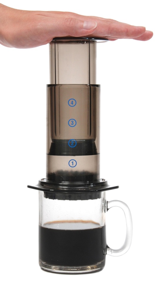 AeroPress kohvipress Go 237 L must