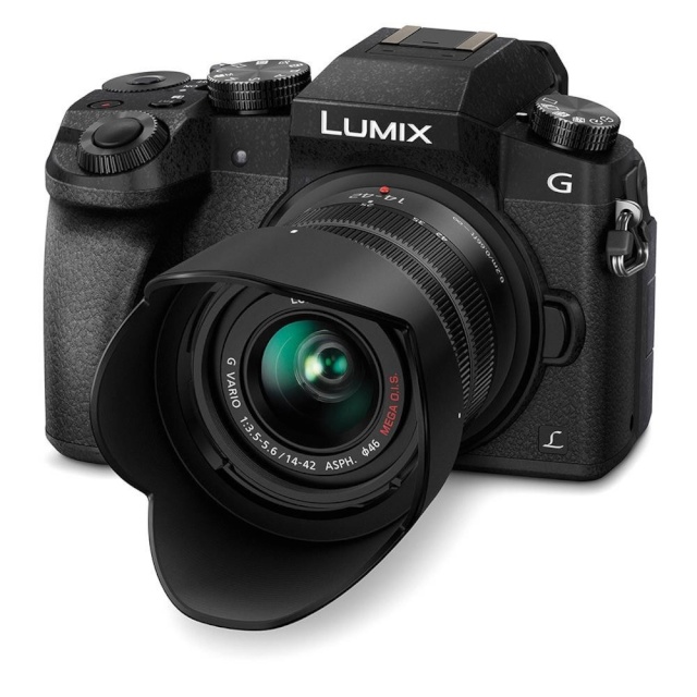 Panasonic Lumix DMC-G7 + 14-42mm must